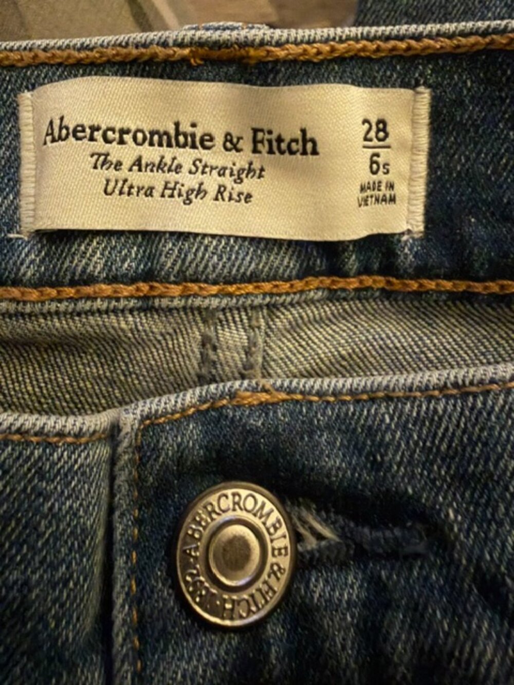 Abercrombie & Fitch Ultra High Rise Ankle Straight Jean - Picture 6 of 6